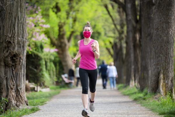 Can we wear a mask for running?   wearing a mask for exercise This may be done if we do light exercise that doesn't make you feel very tired.